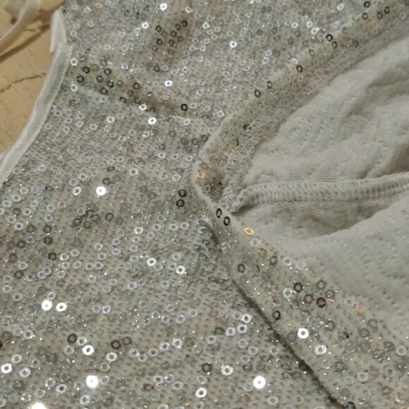 NWT EXPRESS SILVER SEQUIN CAMI with ADJUSTABLE SPAGHETTI STRAPS SZ S/P - Picture 10 of 14